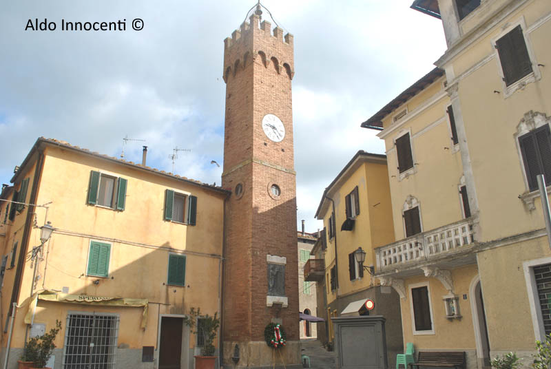 CINIGIANO: TORRE DELL'OROLOGIO 2